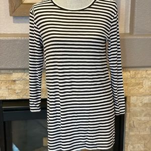 Tee long sleeves Old Navy black&white stripes